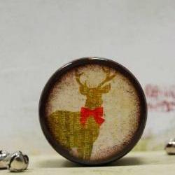 Buck with Bow Pill Box
